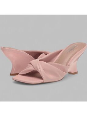 Charles David- Women's Pink Heeled Sandal size 7.5-Bertha style Brand New
